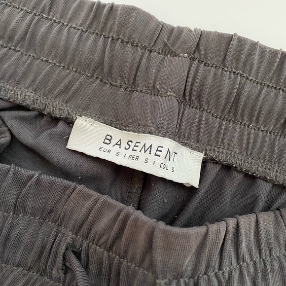 Basement Gray Shorts - Picture 4 of 4